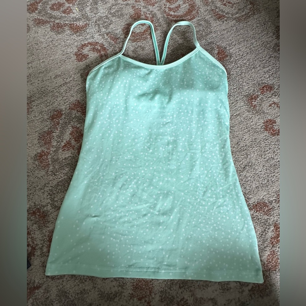Lululemon tank size 6